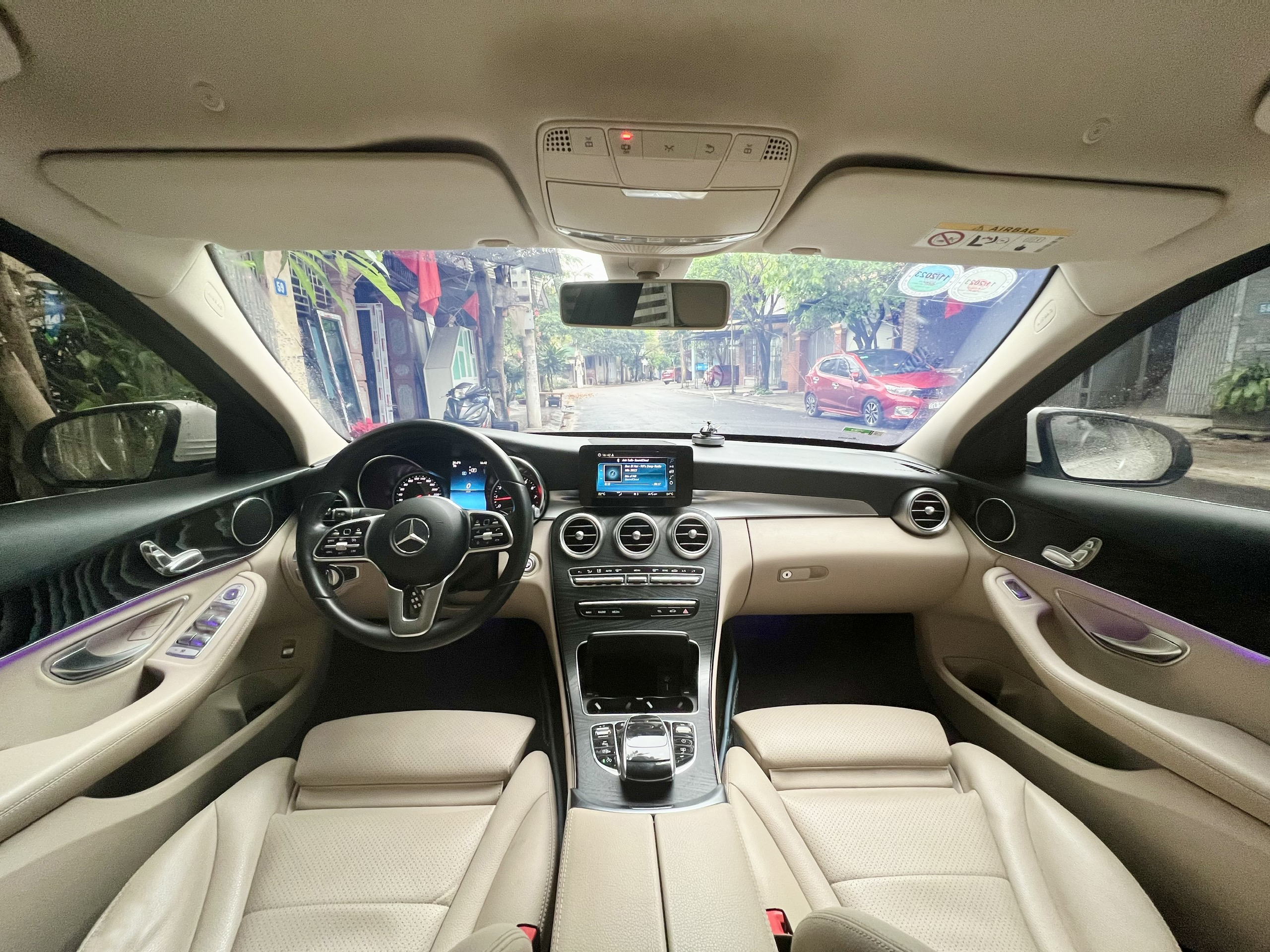 z4215929083094_a23be6101712f6fe5e90f1d6f017d098